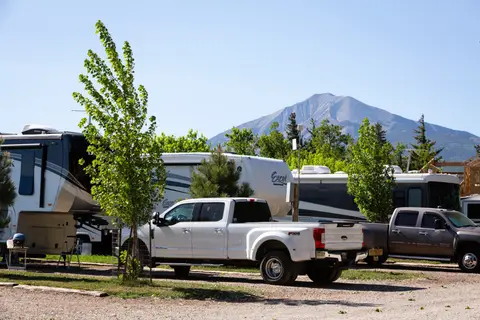 Circle The Wagons RV Resort