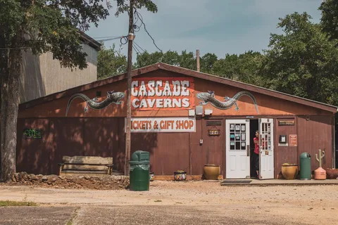 Cascade Caverns Campground