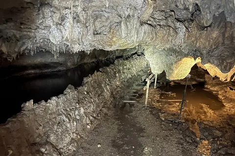 Cascade Caverns Campground