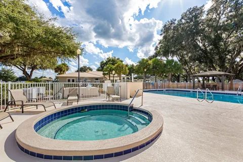 Paradise Oaks RV Resort