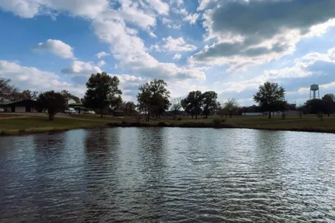 Lucky Buck's Lodge & RV Park