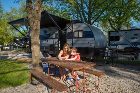 Kansas City East / Oak Grove KOA Holiday