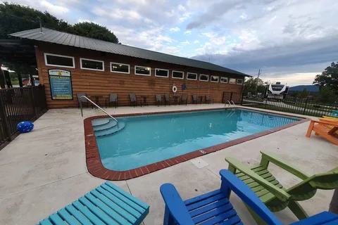 Crossville / I-40 KOA Holiday