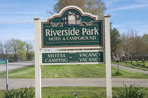 Riverside Park Motel and Campground