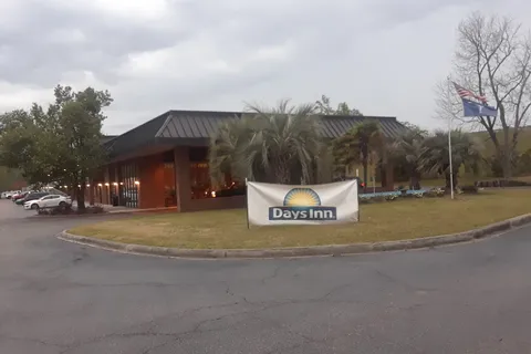 St George RV Park behind hotel