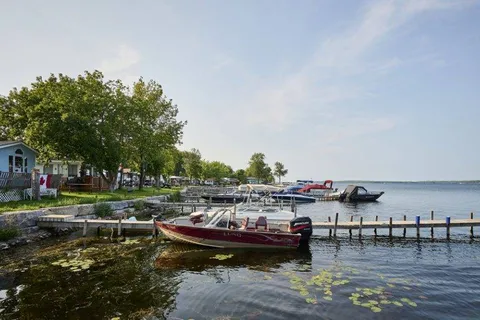 Bobcaygeon Shores Cottage Resort