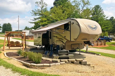 Hocking Hills KOA Holiday