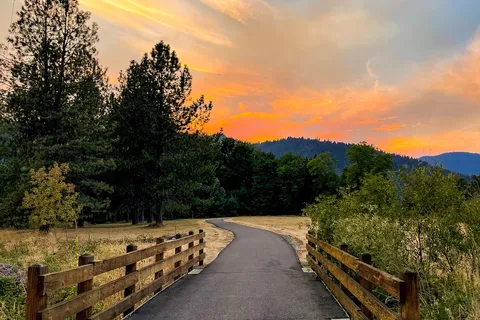 Valley Of The Rogue State Park