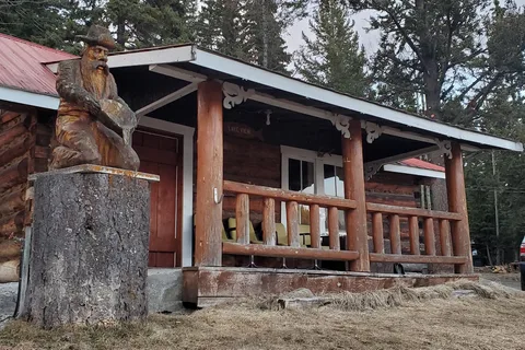 Knouff Lake Resort