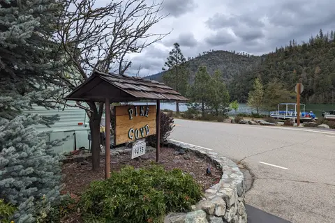 Pinecove RV Park