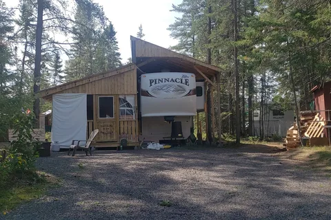Lone Pine Park and Cabins