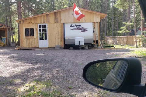 Lone Pine Park and Cabins