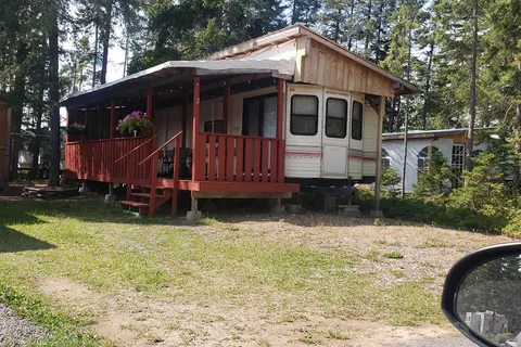 Lone Pine Park and Cabins