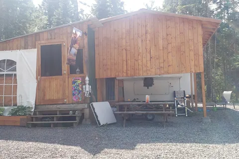Lone Pine Park and Cabins