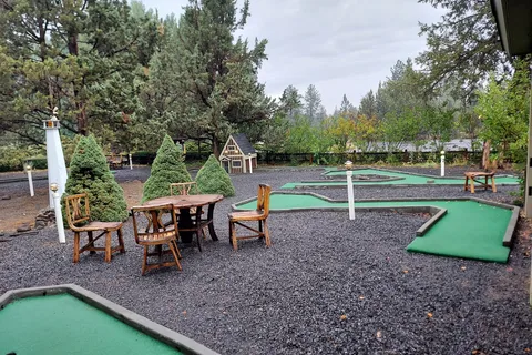 Bend Sisters Garden RV Resort