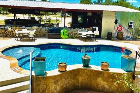 Al's Hideaway Cabins & RV Park