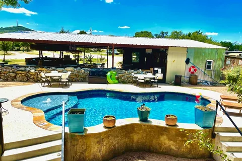 Al's Hideaway Cabins & RV Park