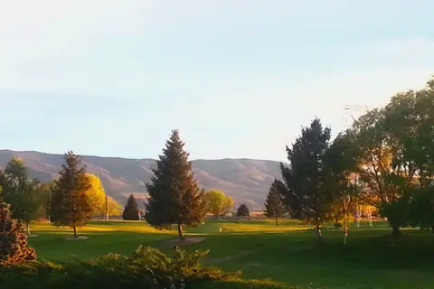 Royal City Public Golf Course and RV Park