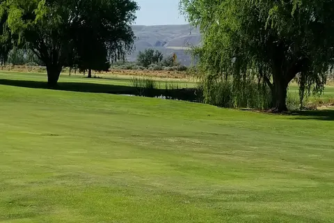 Royal City Public Golf Course and RV Park