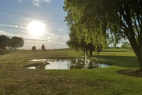 Royal City Public Golf Course and RV Park