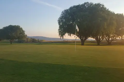 Royal City Public Golf Course and RV Park
