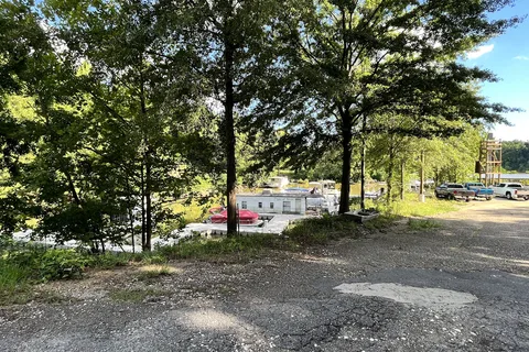 Montgomery Marina RV Resort