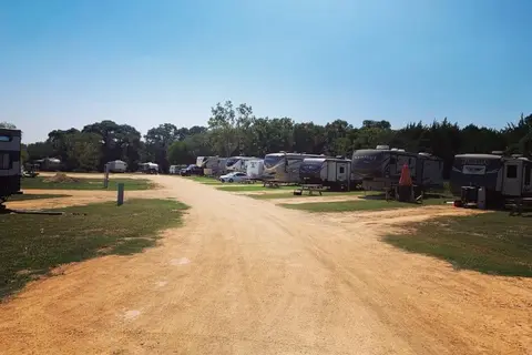 Schulenburg 3 Oaks RV Resort