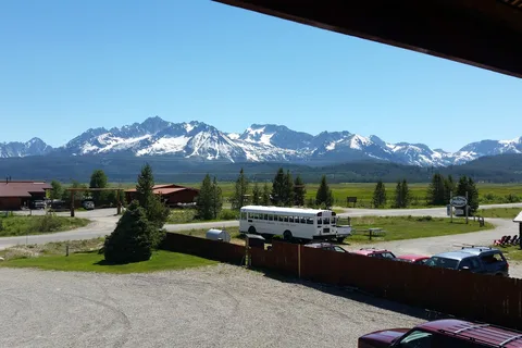 Valley Creek Motel and RV Park
