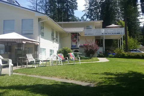 Totem Motel and Resort