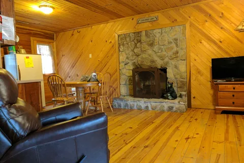 Creekside Cabins and RV Park