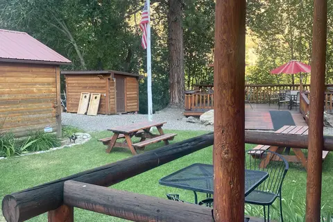 Waters Edge RV Park and Pizzeria