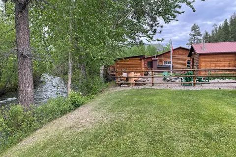 Waters Edge RV Park and Pizzeria