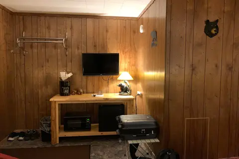 Sunshine Motel Cabins Campground
