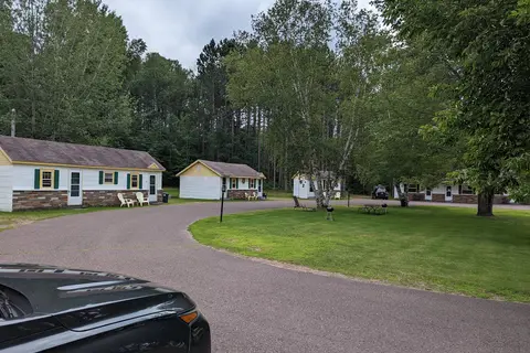 Sunshine Motel Cabins Campground