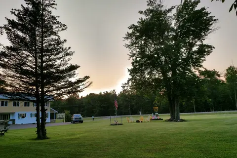 Sunshine Motel Cabins Campground