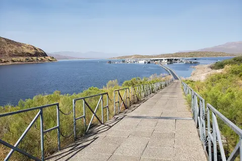 Roosevelt Lake Marina RV Park