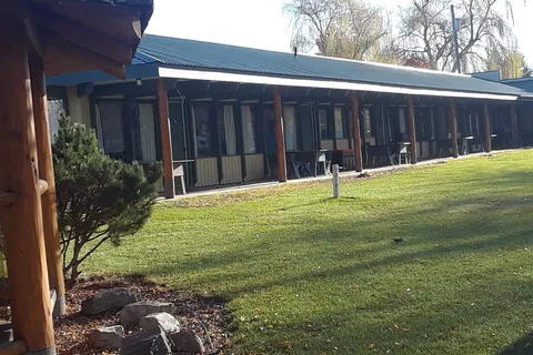 The Lakeside Resort
