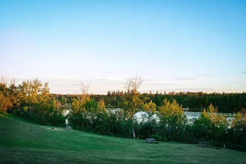 Half Moon Lake Resort And Dude Ranch