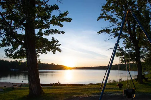 Half Moon Lake Resort And Dude Ranch