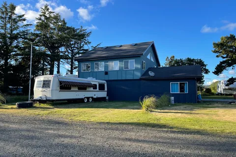Bayshore RV Park & Guest Suites