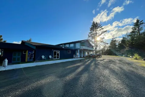 Bayshore RV Park & Guest Suites