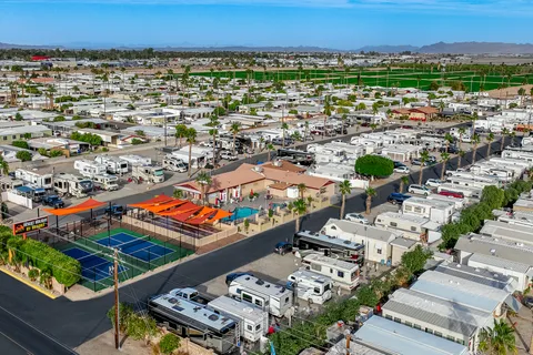 Desert Holiday RV Resort