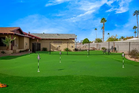 Desert Holiday RV Resort