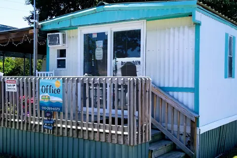 Oak Island Campground®?
