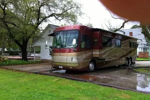 Poche Plantation RV Resort Cottage
