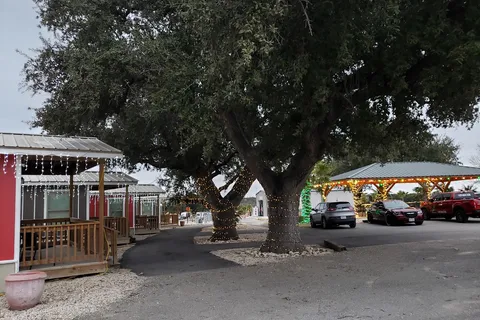 D and R River City RV Resort