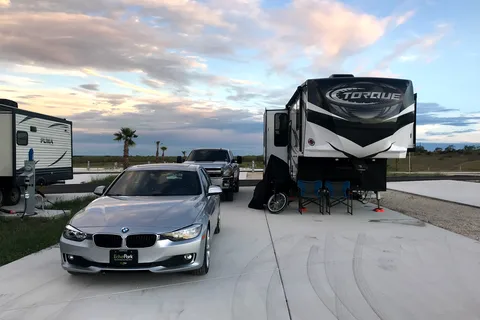 D and R River City RV Resort