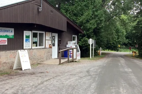 Sturgeon Bay Provincial Park