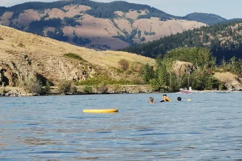 Kekuli Bay Provincial Park