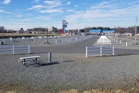 Camping World Racing Resort